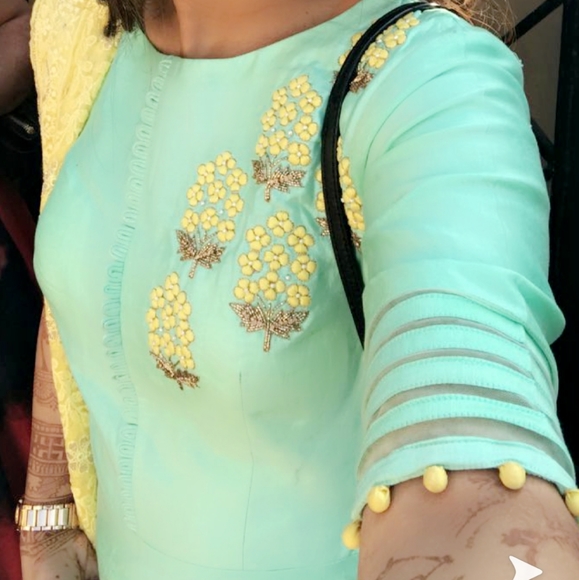 Dress - Picture 1 of 4